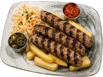 Drei Kebapcheta mit Beilage